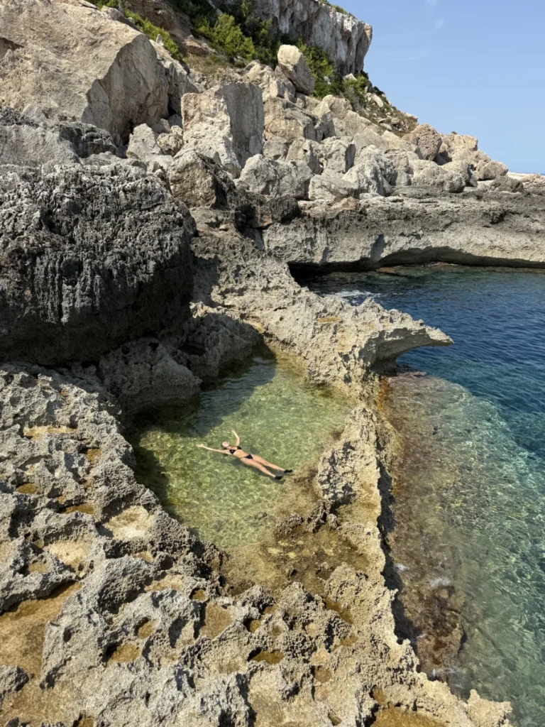 Natural Pools Hike Station — photo 4