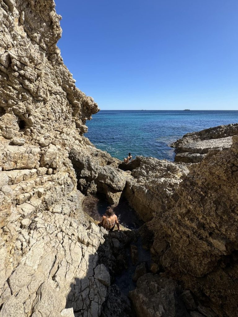 Nobu Hike Station — photo 3